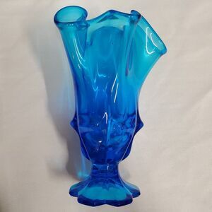 7" Fenton Style Blue Glass Valencia Handkerchief Swung Vase